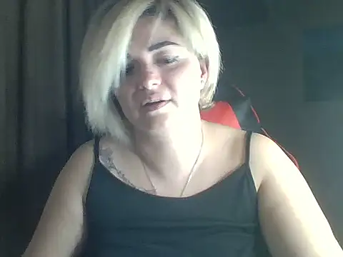 Snapshot of Wymini chatting on 09/22/25, 01:11 Wymini online show from 09/22/25, 01:11