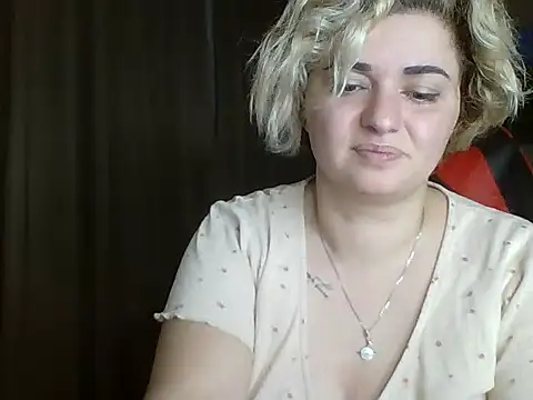 Snapshot of Wymini chatting on 09/18/25, 08:56 Wymini online show from 09/18/25, 08:56