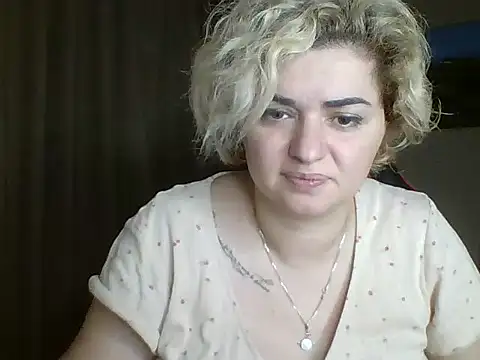 Snapshot of Wymini chatting on 09/20/25, 08:03 Wymini online show from 09/20/25, 08:03