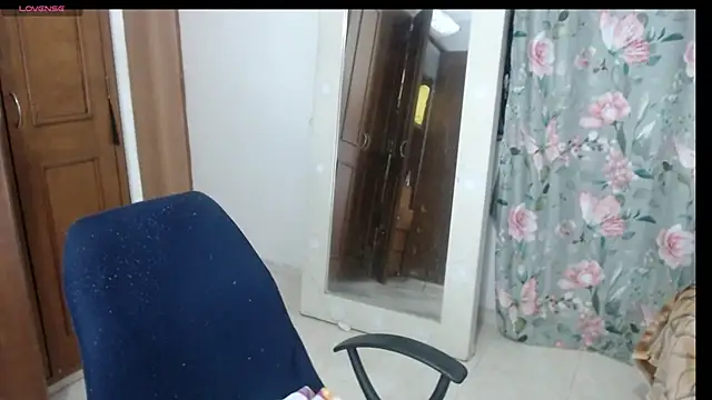 alejandralatina online show from 06/21/26, 03:45