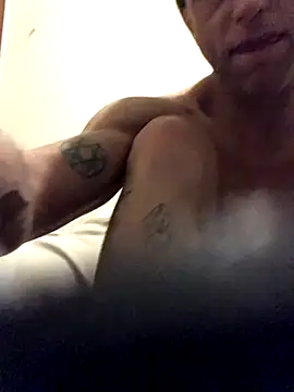 Snapshot of RivslRabbit chatting on 11/08/25, 10:02 RivslRabbit online show from 11/08/25, 10:02