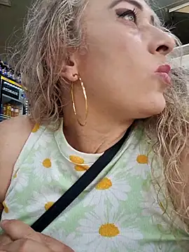 sofiacurvy 45 online show from 05/06/26, 06:01