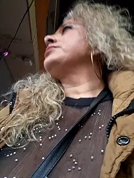 sofiacurvy 45 online show from 11/30/25, 12:22