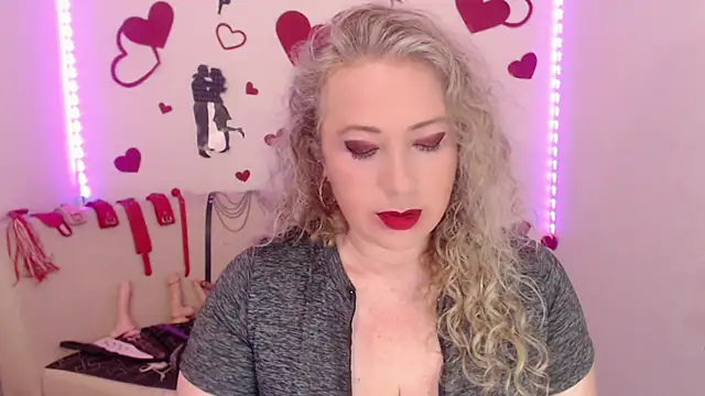 sofiacurvy 45 online show from 11/14/25, 09:51