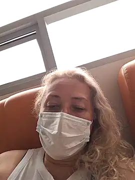 sofiacurvy 45 online show from 04/15/26, 05:28