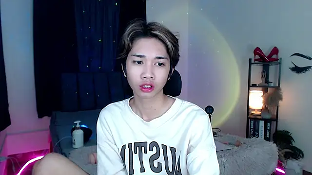 Lavictoriathegreat online show from 12/14/25, 08:25