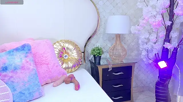 Mhia Sweet  online show from 04/11/26, 09:51