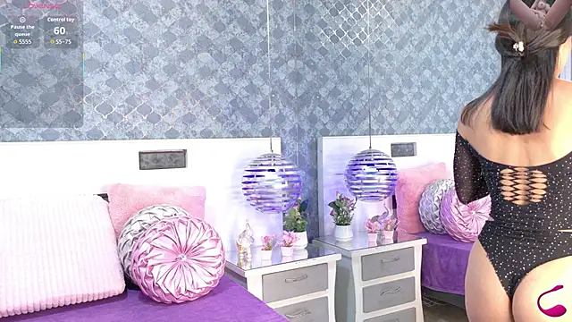 Snapshot of Mhia_Sweet_ chatting on 09/20/25, 09:42 Mhia Sweet online show from 09/20/25, 09:42