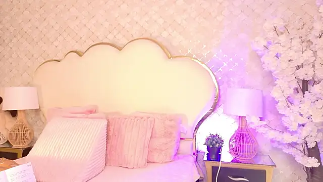 Mhia Sweet  online show from 02/24/26, 08:31