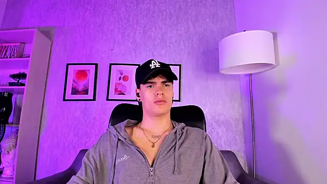 BenitoSaenz online show from 11/03/25, 12:09