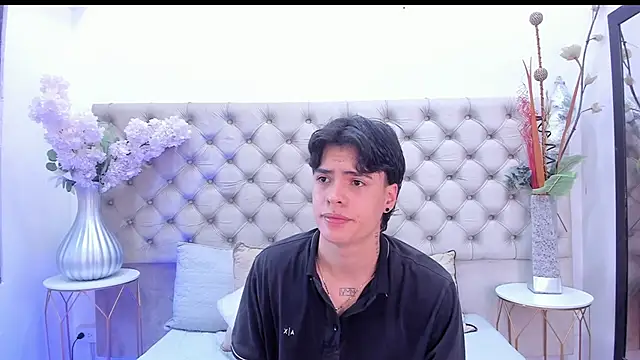 BenitoSaenz online show from 11/19/25, 11:54