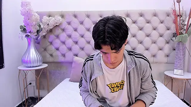 BenitoSaenz online show from 11/26/25, 11:54