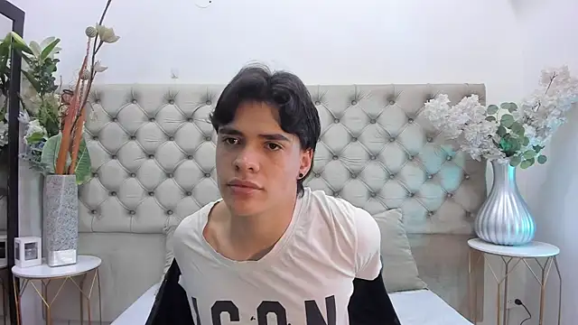 BenitoSaenz online show from 12/15/25, 12:11