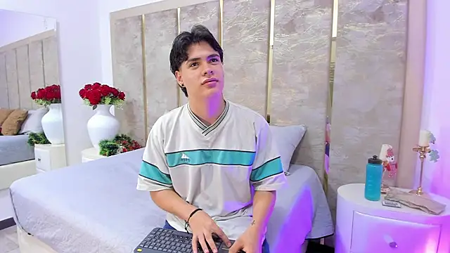 BenitoSaenz online show from 12/20/25, 12:08