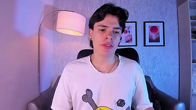 BenitoSaenz online show from 12/01/25, 12:17