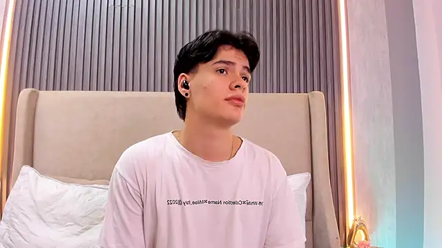 BenitoSaenz online show from 11/14/25, 10:41