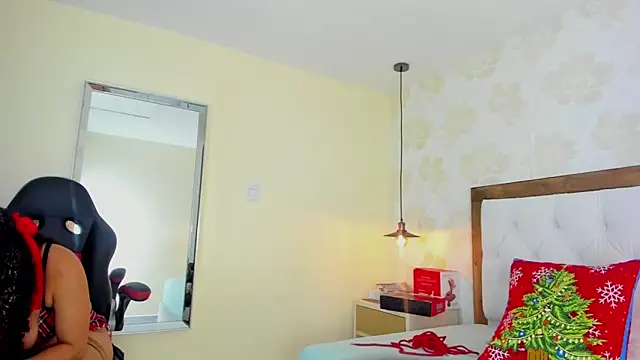 IRISCLARK1 online show from 12/20/25, 07:39