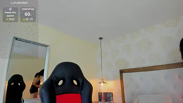 IRISCLARK1 online show from 04/01/26, 07:22