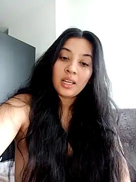 VALENTINA ROUSE  online show from 11/14/25, 03:05