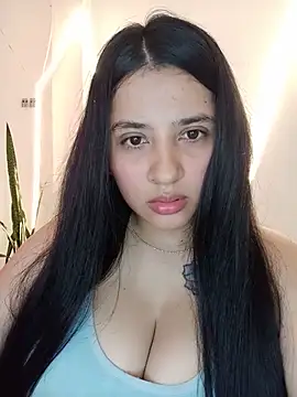 Snapshot of VALENTINA_ROUSE_ chatting on 07/18/26, 05:21 VALENTINA ROUSE online show from 07/18/26, 05:21