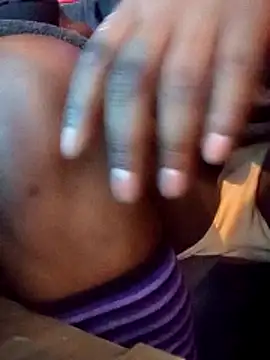 Snapshot of OnlyMoneyIwanT chatting on 10/25/25, 02:28 OnlyMoneyIwanT online show from 10/25/25, 02:28