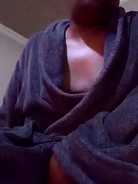 Snapshot of OnlyMoneyIwanT chatting on 10/12/25, 12:06 OnlyMoneyIwanT online show from 10/12/25, 12:06