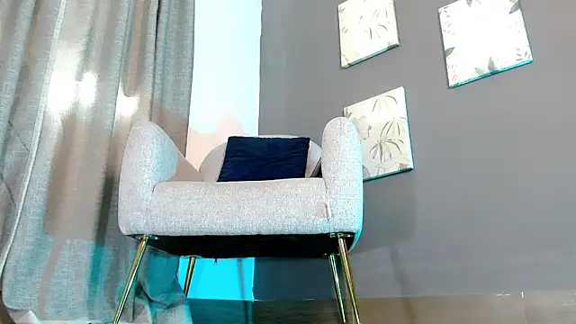 Snapshot of emily_ox0 chatting on 02/07/26, 08:17 emily ox0 online show from 02/07/26, 08:17