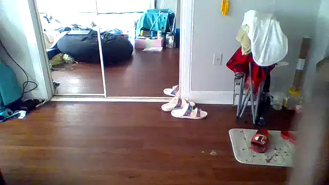 Snapshot of JezOne555 chatting on 10/10/25, 02:18 JezOne555 online show from 10/10/25, 02:18