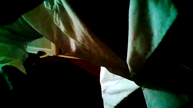 Snapshot of JezOne555 chatting on 11/27/25, 04:18 JezOne555 online show from 11/27/25, 04:18