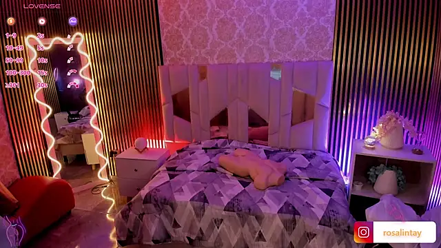 Rosalind tay online show from 10/17/25, 11:34