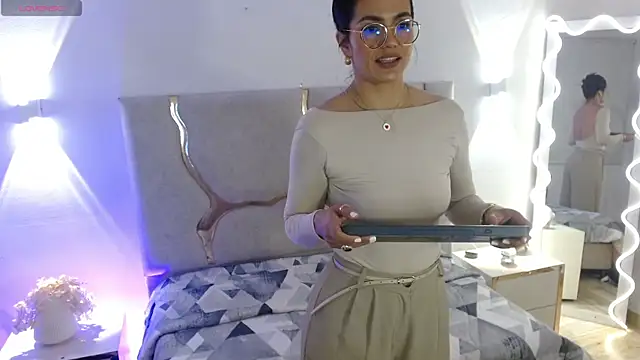 Rosalind tay online show from 10/20/25, 11:00