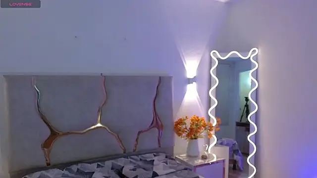 Rosalind tay online show from 11/14/25, 10:52