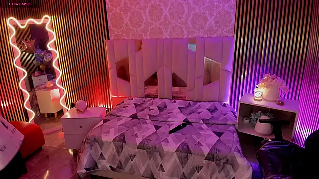 Rosalind tay online show from 10/16/25, 11:51