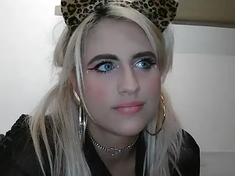 Snapshot of Lolalolypop chatting on 11/23/25, 06:40 Lolalolypop online show from 11/23/25, 06:40