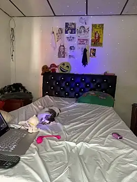 venusobryan 55 online show from 11/17/25, 08:46