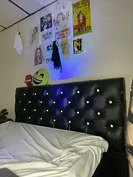 venusobryan 55 online show from 11/22/25, 09:24