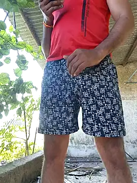 Snapshot of Sunny_cute_love chatting on 09/25/25, 02:17 Sunny cute love online show from 09/25/25, 02:17