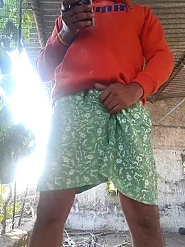 Snapshot of Sunny_cute_love chatting on 11/19/25, 03:06 Sunny cute love online show from 11/19/25, 03:06