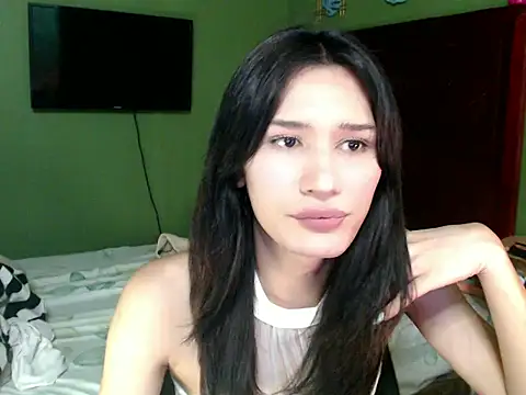 Snapshot of SerenaCortesi chatting on 10/26/25, 06:41 SerenaCortesi online show from 10/26/25, 06:41