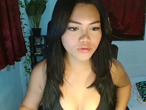 Snapshot of naughtyhothailey chatting on 06/14/26, 12:28 naughtyhothailey online show from 06/14/26, 12:28