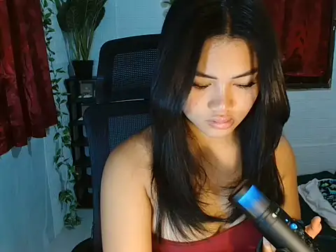 Snapshot of naughtyhothailey chatting on 06/24/26, 05:28 naughtyhothailey online show from 06/24/26, 05:28