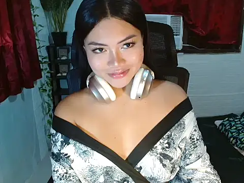 Snapshot of naughtyhothailey chatting on 06/27/26, 11:11 naughtyhothailey online show from 06/27/26, 11:11