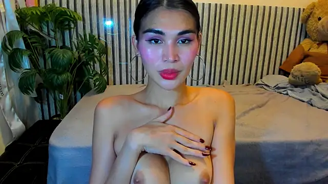 Ms Monica online show from 05/11/26, 03:18