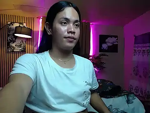 Snapshot of lava_lux chatting on 10/21/25, 03:55 lava lux online show from 10/21/25, 03:55