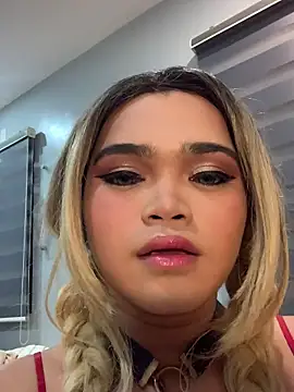 Snapshot of VictoriaL0ve chatting on 11/07/25, 02:43 VictoriaL0ve online show from 11/07/25, 02:43