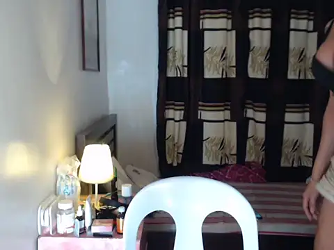 hottielicious slut69 online show from 12/16/25, 12:53