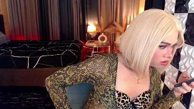 BigCockMaxineTS online show from 11/06/25, 06:34