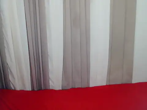 NaomiSmall online show from 11/17/25, 09:13