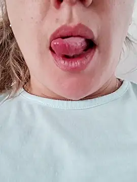 Snapshot of cameron_06 chatting on 11/11/25, 05:19 cameron 06 online show from 11/11/25, 05:19