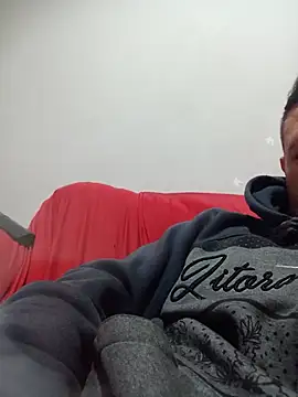 Snapshot of Suamulherfeliz chatting on 06/17/26, 10:36 Suamulherfeliz online show from 06/17/26, 10:36